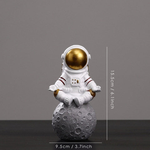 Resin Astronaut Figurines Fashion Spaceman With Moon Sculpture Decorative Miniatures Cosmonaut Statues Gift For Man & Boyfriend