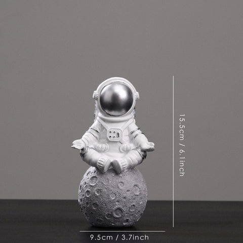 Resin Astronaut Figurines Fashion Spaceman With Moon Sculpture Decorative Miniatures Cosmonaut Statues Gift For Man & Boyfriend