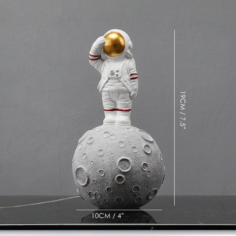 Resin Astronaut Figurines Fashion Spaceman With Moon Sculpture Decorative Miniatures Cosmonaut Statues Gift For Man & Boyfriend