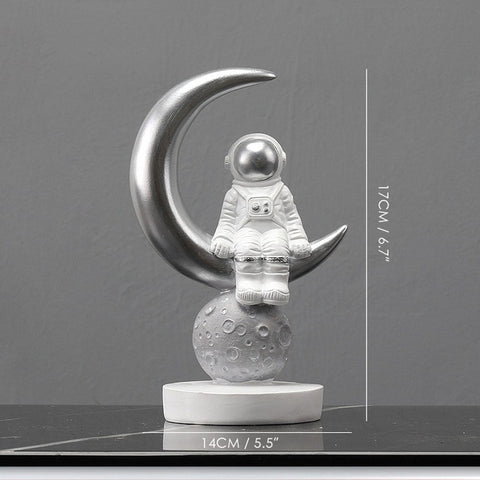 Resin Astronaut Figurines Fashion Spaceman With Moon Sculpture Decorative Miniatures Cosmonaut Statues Gift For Man & Boyfriend